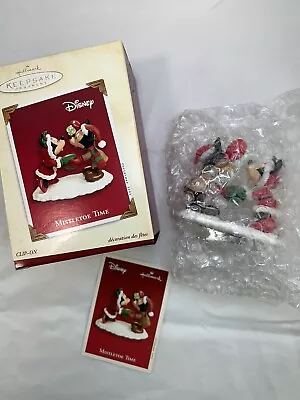 2003 HALLMARK KEEPSAKE ORNAMENT MISTLETOE TIME DISNEY MICKEY & MINNIE MOUSE Love • $19.99