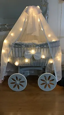 £175 • Buy Wicker Wheels Moses Basket, Bedding And Lights!Only Used For Less Than 2 Weeks‼️