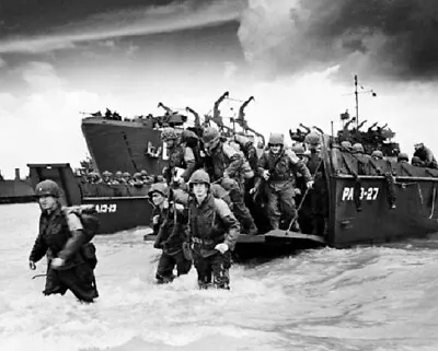 U.S. Soldiers Landing On Omaha Beach During D-Day Invasion WWII 8x10 Photo 500a • $7.43