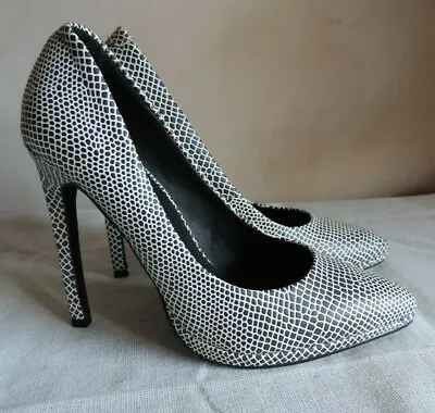 Misguided Black & White High Heel Court Shoes Party Occasion Office UK6  EU39 • £4.50