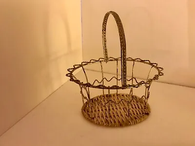 Vtg Metal Wire Egg Basket/Easter Basket • $19