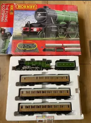 Hornby R1039 Flying Scotsman Train Set 00 Gauge. • £50