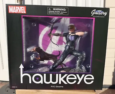 Hawkeye PVC Statue Diamond Select Marvel Gallery Comic • $40