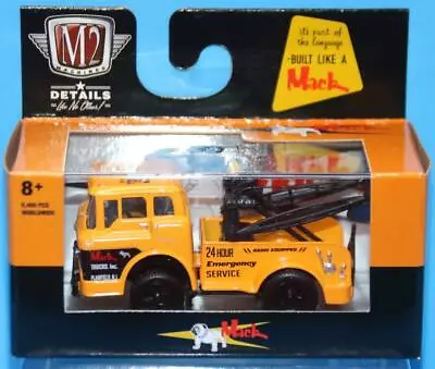 M2 Machines 1:64 Auto-Trucks R68 1957 Mack Model N Tow Truck • $7.95