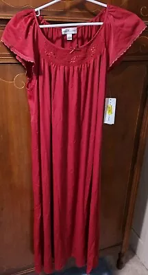 Miss Elaine Sleeveless Nightgown Small Long Burgundy • $24