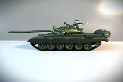 Minichamps T-72M1 Tank NVA 7 Panzerdivision Dresden E. Germany 1988 - 1:35 Scale • $34