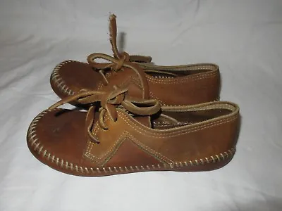 The True Moc Swivel Action THICK LEATHER LACE UP MOCCASIN SHOES WOMENS SZ 5  • $34.99