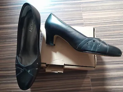 £4 • Buy Equity Black Leather Small Heel Slip On Shoes Size 6