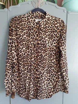 £20 • Buy Silk Leopard Print Equipment Shirt