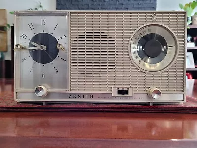 Working Vintage Zenith Clock Radio • $103.03