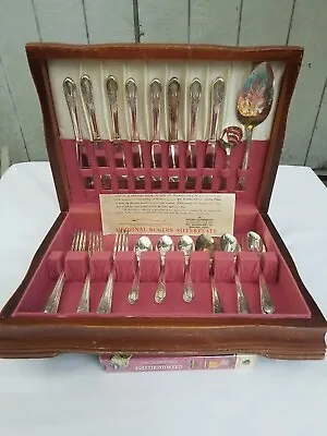 Vintage W M Rogers Co  Extra Plate Silverware Set Of 32 In Wooden Case • $45