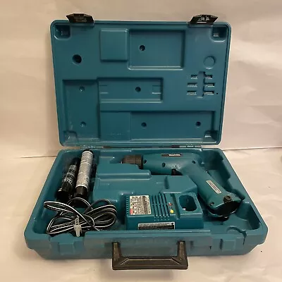 Makita 6172D 3/8 Drive Cordless Drill DC9700A Charger W/Case Tested • $50