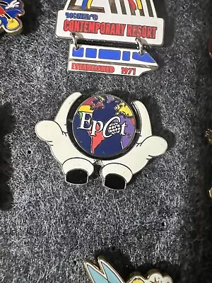 Walt Disney World Epcot Mickey Mouse Hands Around The Globe 2000 Pin • $1.04