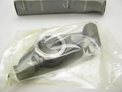 (1) Engine Rocker Arm EXHAUST CYL. 2 Or 4 ONLY OEM For Nissan KA24E  1325740F17 • $49.95