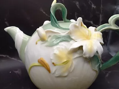 Ginger Lily Teapot Pier 1 • $24.99