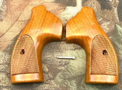 VERY NICE Smith & Wesson K Frame Round Butt Walnut Combat Style Grips • $45
