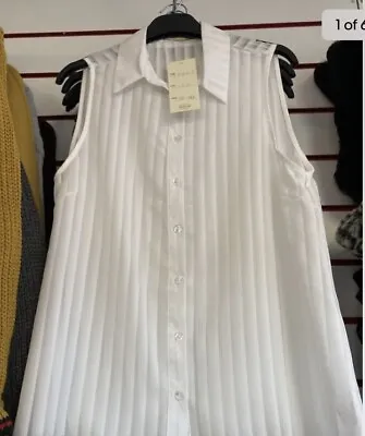 Ladies White Shirt Size 14 New  • £6