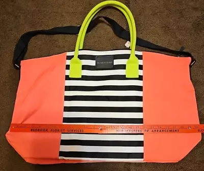 Victoria's Secret Beach/Travel Bag   • $28.99