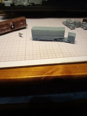 $16 • Buy Z Scale Train Miniature Truck Kenworth And Livestock Trailer