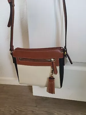 St John's Bay Crossbady Bag • $15