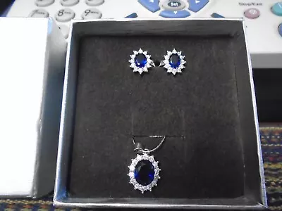 4 Cttw Sapphire Necklace And Earrings • $199.99