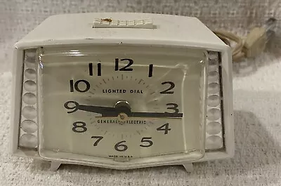 Vintage Working General Electric Lighted Dial Analog Alarm Clock Model 7282 K • $18.10