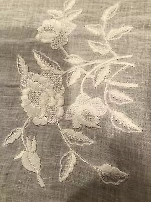 Gorgeous Vintage LINEN Tablecloth 98x68 W/12 Napkins Embroidered Flowers • $19.99