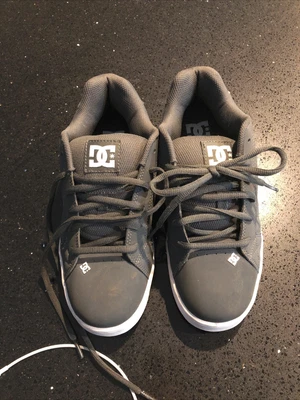 DC Skate Shoes Size US 9 • $19.99
