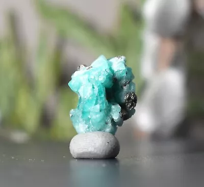 Emerald Crystal Natural Colombian Muzo Specimen Gem Rough Muzo Columbia • $155