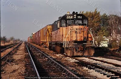 Original Slide Milwaukee Road GP38 At Davis Jct IL Oct 1984 • $5