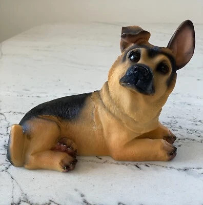 $20 • Buy Vintage German Shepherd Figurine Laying Down Resin Black Brown Eyes Decor 5 /GC
