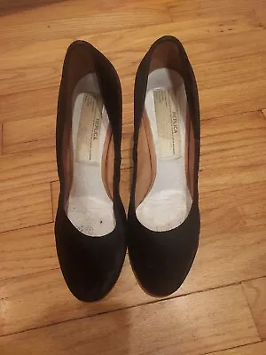 Margiela Black Velvet Pumps 41 • $125