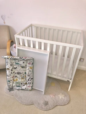 £50 • Buy Mini Cot (Mamas&Papas), Cot Top Changer (Obaby) And Changing Mat (Mamas&Papas) 