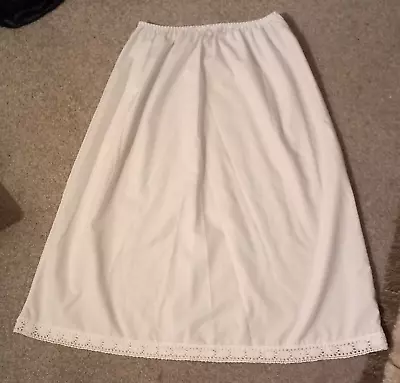 White Poly/cotton New Brod/Ang/lace Hem Waist Slip UK Med FREE UK POST • £9.99