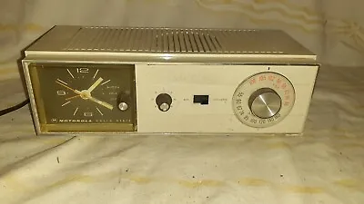 Vintage Motorola Solid State MCM FM AM Alarm Clock Radio TC2FH Tested Works! • $36