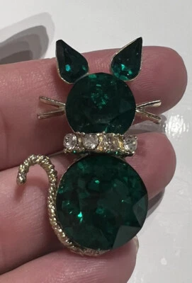 $12 • Buy Vintage Doods Green Rhinestone Cat  Pin With Clear Rhinestone Collar