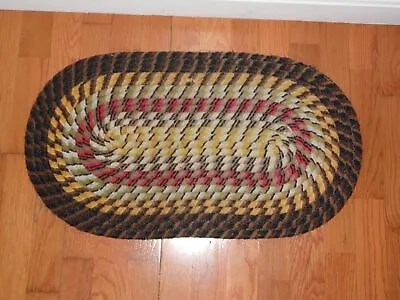 Vintage Hand Made Folk Art Country Farmhouse Oval Wool Braided Rug • $40.50