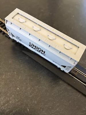 Atlas Union Pacific 2 Bay Covered Hopper UP 219681 N Scale • $9.75