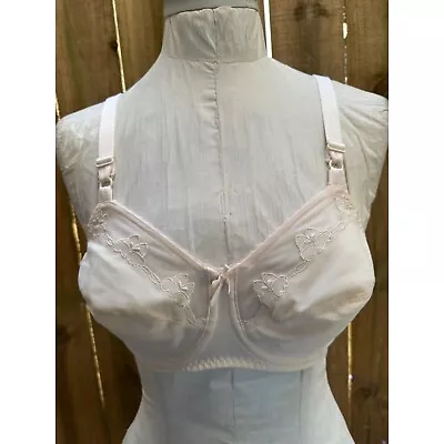 Vintage 80s FLOWER BALI BRA 34C 0180 Nwot • $23.08