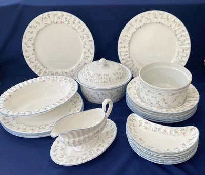 £6 • Buy Choice Of 1980s Royal Worcester Forget-me-not Dinnerware Inc Soufflé Dish