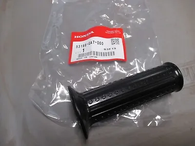 NOS Honda Left Handlebar Grip Dio Gyro Elite Vision Motocompo 53166-GA7-000 • $24.99