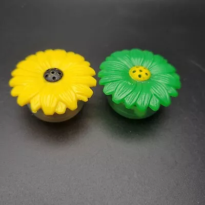 Vintage Jaydon Plastic  Daisy Salt And Pepper Shakers Set Of 2 • $4.95