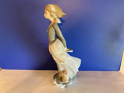 Vintage LLadro Sea Breeze Wind Blow Girl Porcelain Spain #4922  • $175