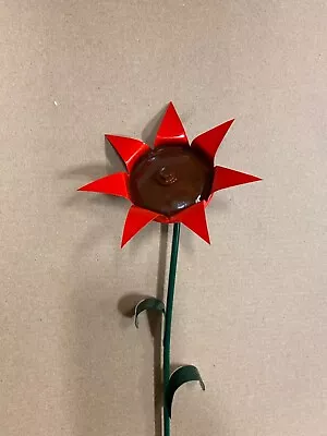 Recycled Metal Red Sunflower Garden Stake Yard Art Lawn Ornament 22  Tall • $7.85