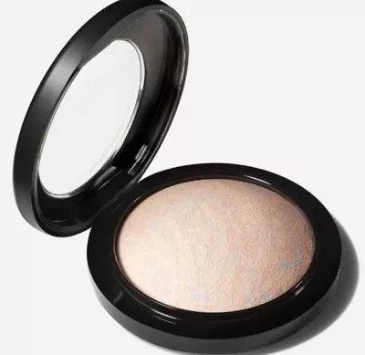 MAC Lightscapade Mineralize Skinfinish AUTHENTIC  • $26