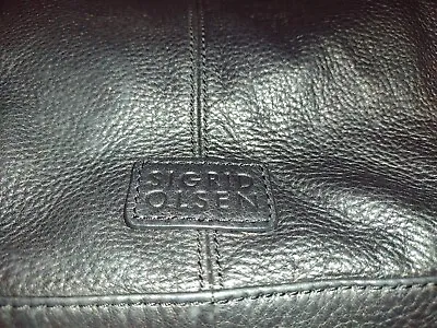$47 • Buy Sigrid Olsen Large Black Leather Tote Handbag With Zipper & Inner Pouch Divider