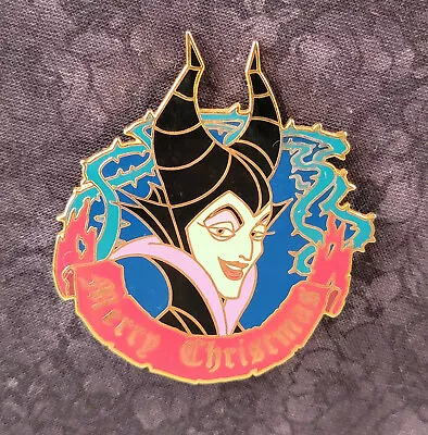 MALEFICENT Merry Christmas 2004 - Disney Pin  Limited Edition 250 • $35