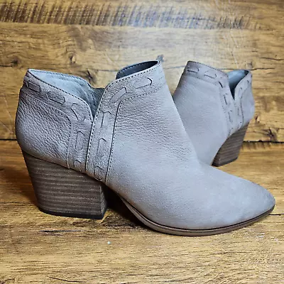 Vince Camuto Nenva Leather Ankle Bootie Sz 10M  • $29.99