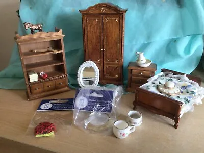 £10 • Buy 1:12 Scale Dolls House Bedroom Furniture+ Lots Of  Accessories (some New)