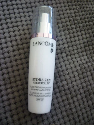 Lancome 50ml Hydra Zen Neurocalm Soothing Anti-stress Moisturising Cream SPF 30 • £24.99